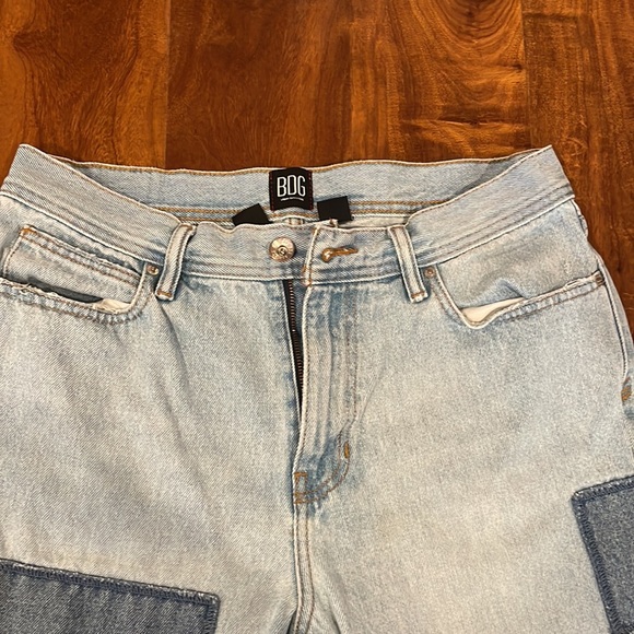 Light wash Urban Outfitter Jeans - with patchwork - Picture 2 of 4